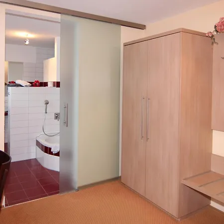 Sporthotel Oehringen فندق 3*