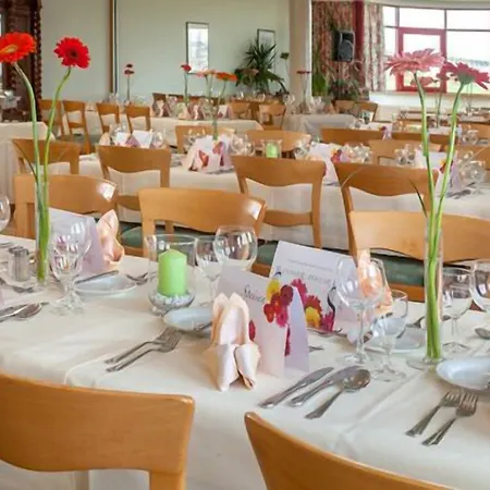 فندق Sporthotel Oehringen 3*