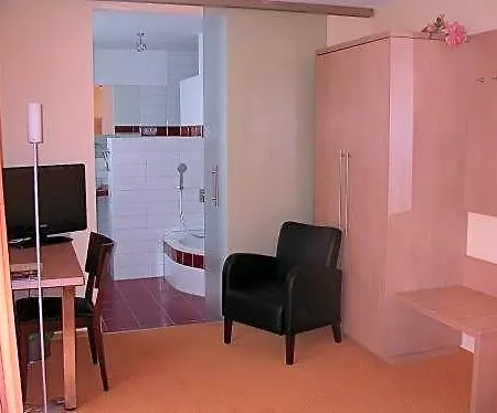 فندق Sporthotel Oehringen 3*