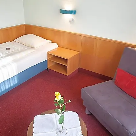 فندق Sporthotel Oehringen 3*