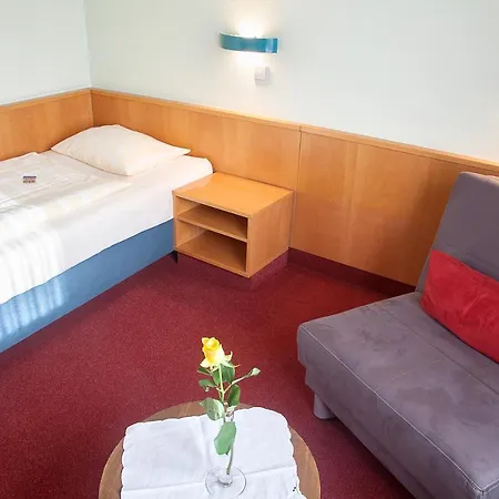 Sporthotel Oehringen فندق