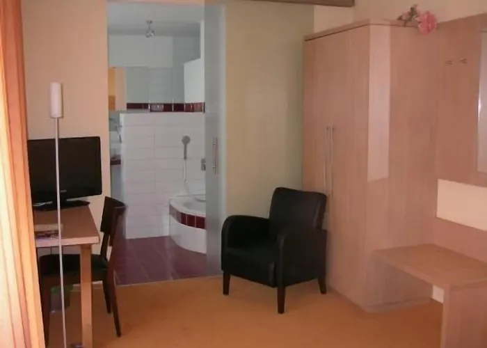 فندق Sporthotel Oehringen 3*